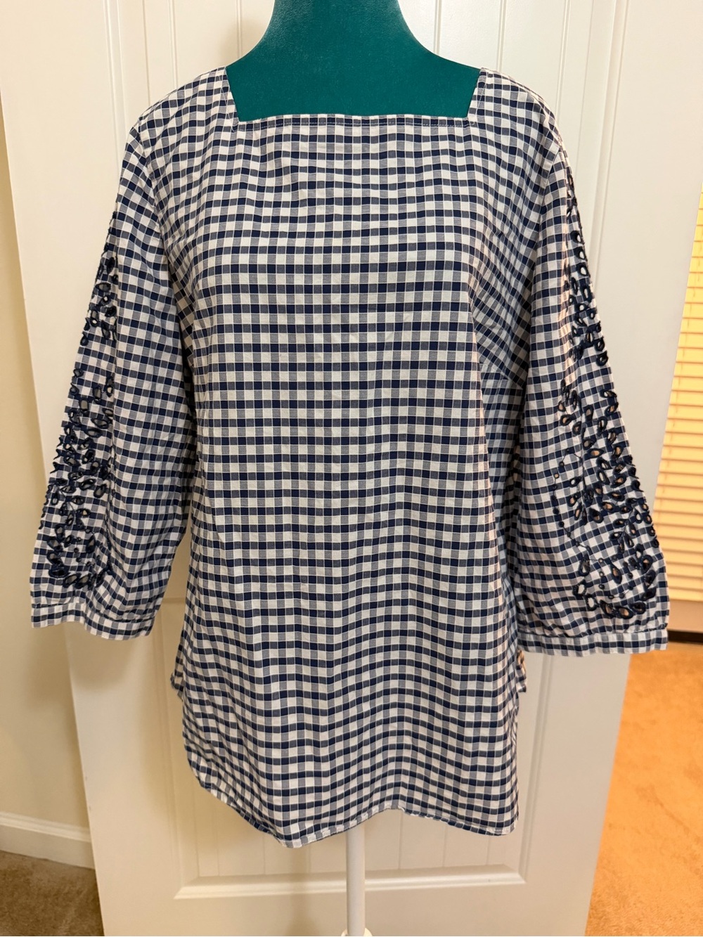 Talbots Navy and White Gingham Square-Neck Eyelet Cut Out Sleeve Top Sz Large
